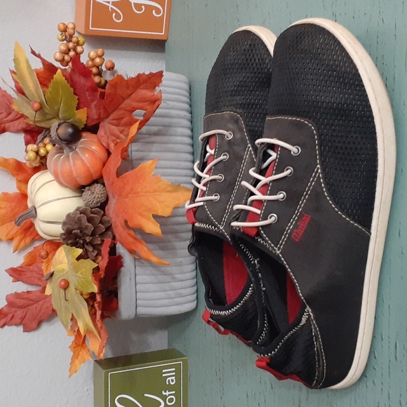 OLUKAI NOHEA MOKU BLACK MESH TWO TONE BOYS SZ 6 SNEAKERS - Picture 2 of 7